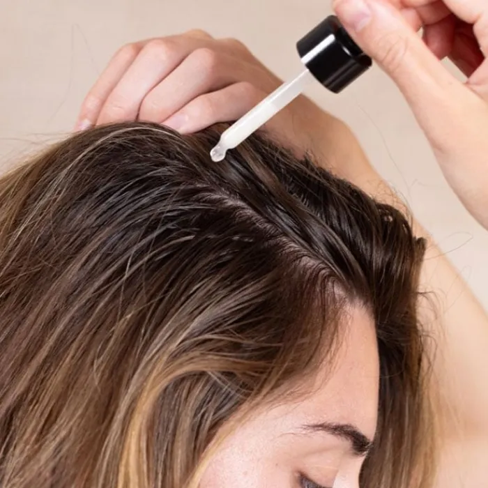 Hombre Freshly Cosmetics Dandruff & Scalp Exfoliating Treatment