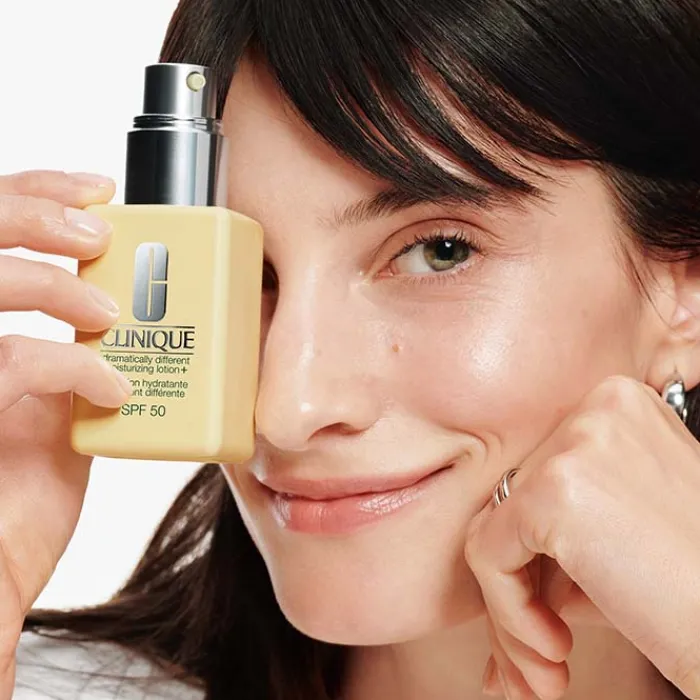 CLINIQUE Dramatically Different Moisturizing Lotion SPF50