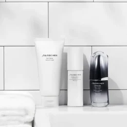 Hombre SHISEIDO MEN Energizing Moisturizer Extra Light Fluid