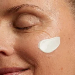 CLARINS Nutri-Lumière SPF15