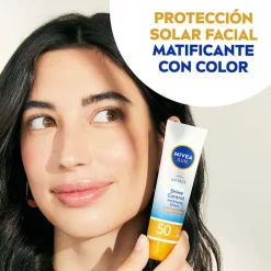 NIVEA Protección Facial Control de Brillos Color SPF50