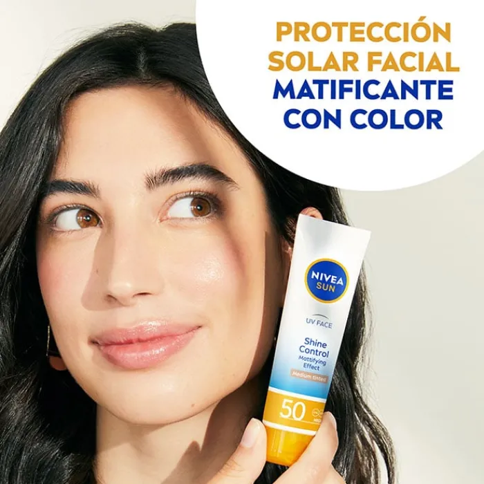 NIVEA Protección Facial Control de Brillos Color SPF50
