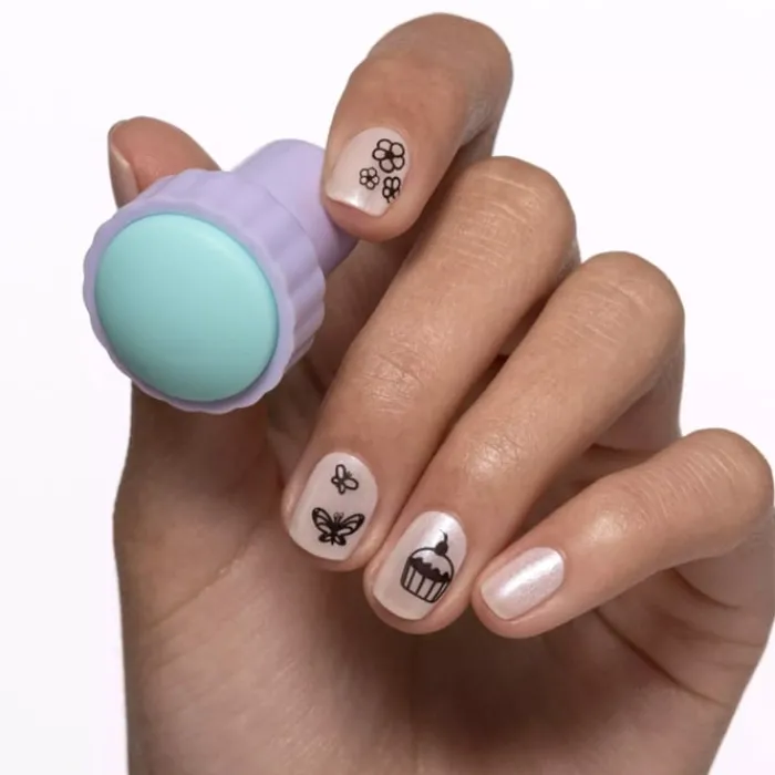 Essence Stampy Set Nail Art